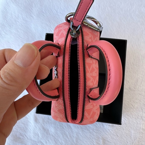LAST ONE‼️Michael Kors Micro Duffle Keychain - Picture 5 of 8